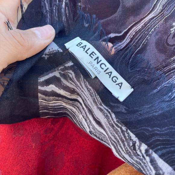 Balenciaga Black and White Swirl Scarf - Picture 3 of 5